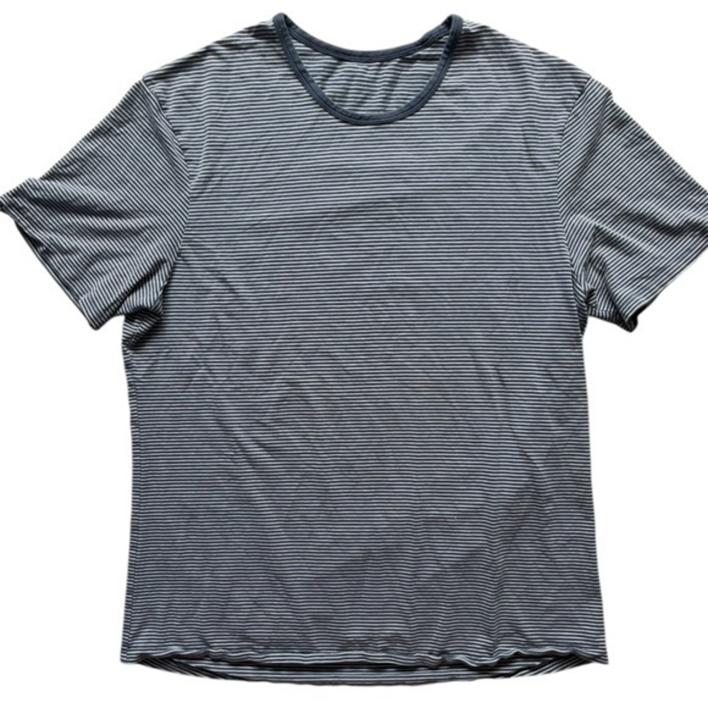 lululemon athletica Men's Short Sleeve Navy and White Stripe Tee